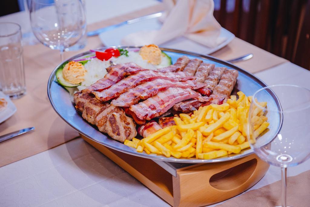 Stari Slon Hotel Sombor Exterior photo