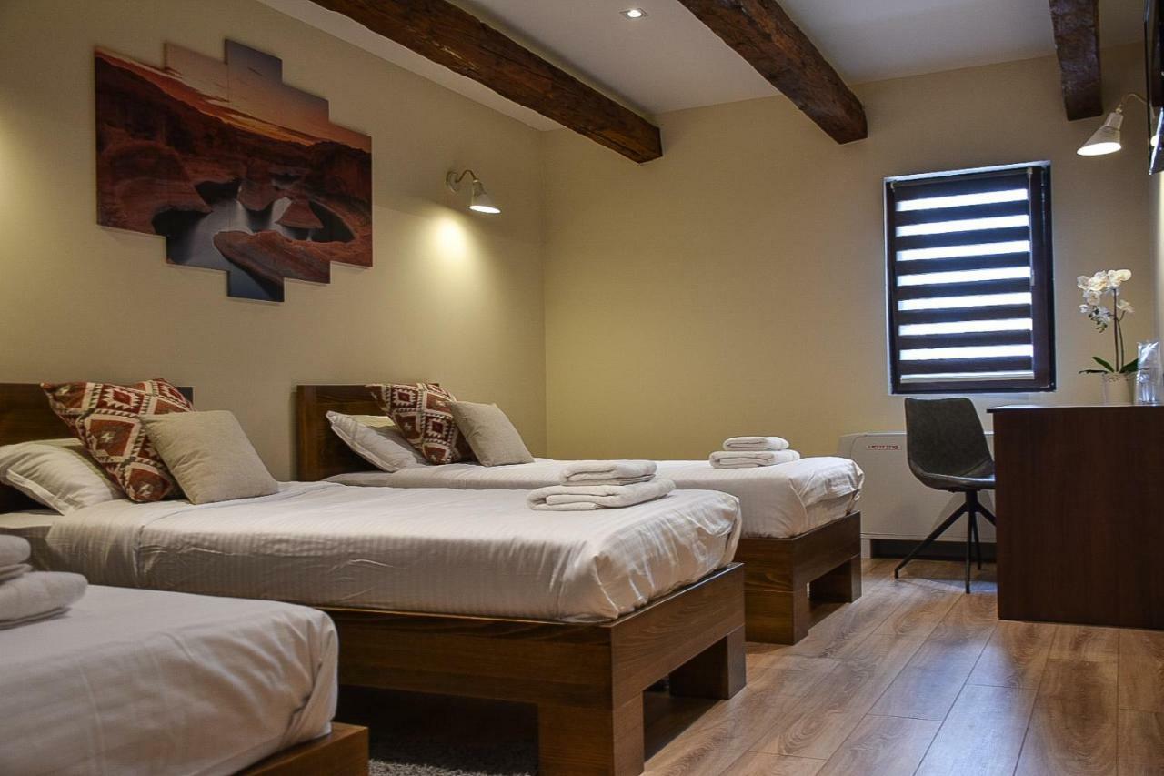 Stari Slon Hotel Sombor Exterior photo