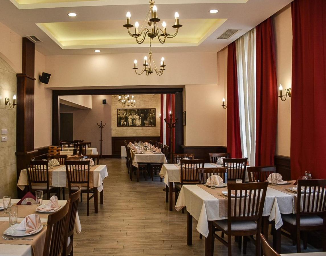 Stari Slon Hotel Sombor Exterior photo