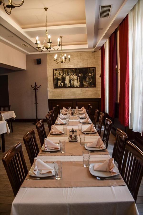 Stari Slon Hotel Sombor Exterior photo